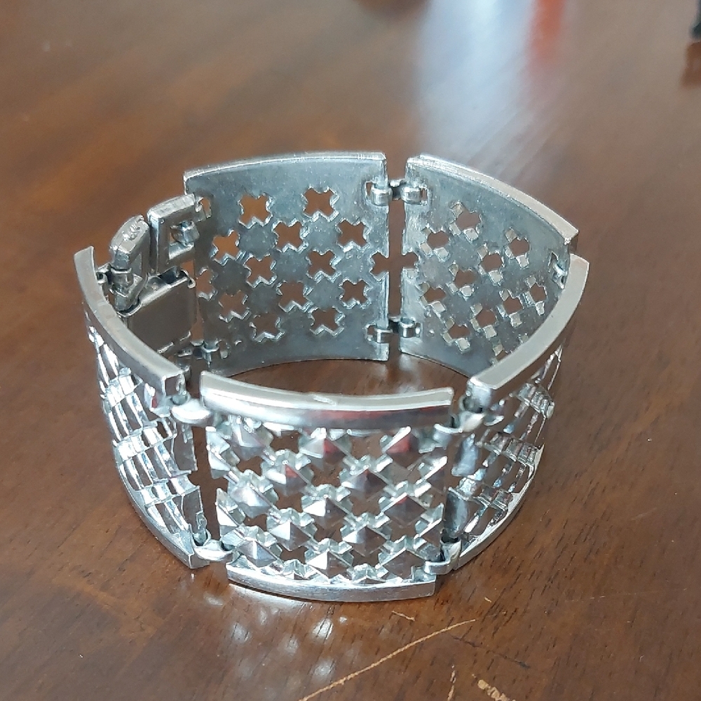 Vintage Heavy Silver Tone Metal Cast Lattice Pannel Wide Foldover Bracelet